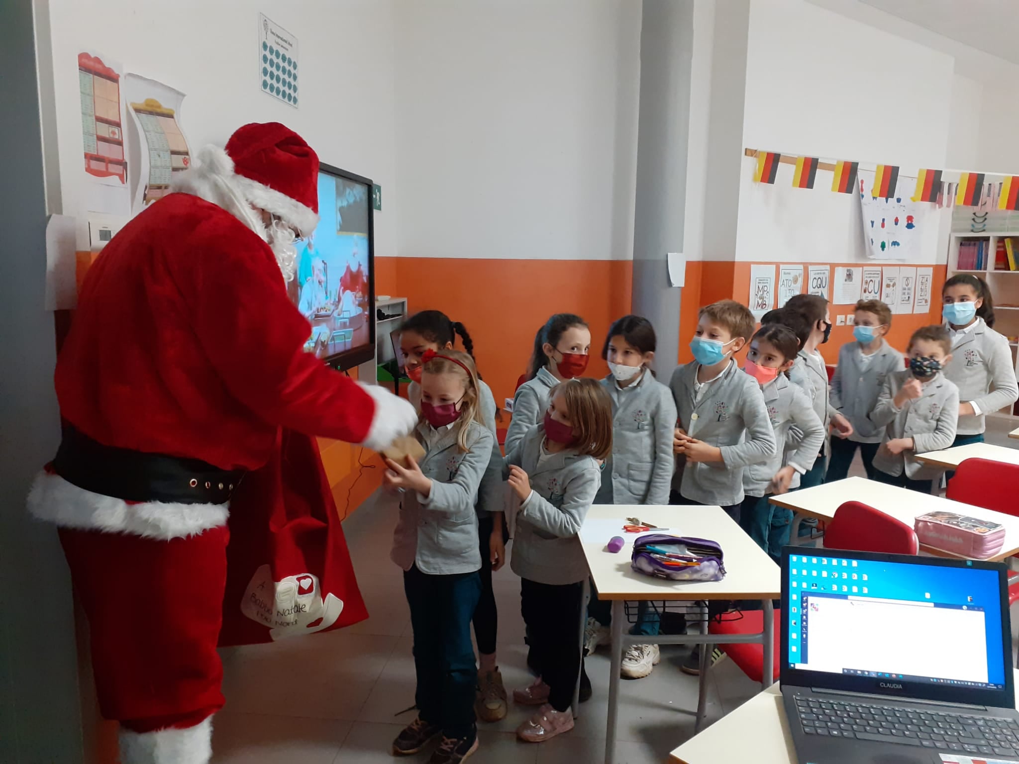 Olona International School: Merry Christmas  & a Happy New Year!